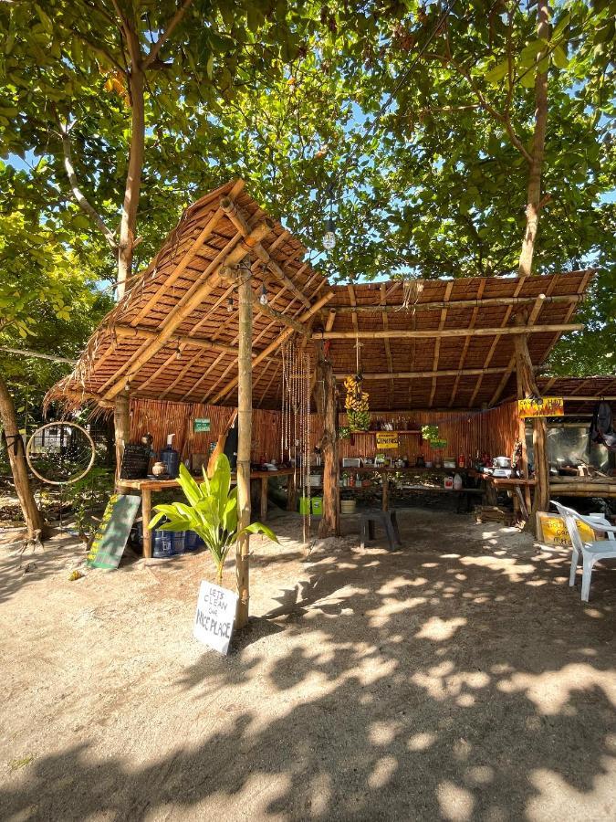 Tribal Huts Community Hostel Daanbantayan Exterior foto