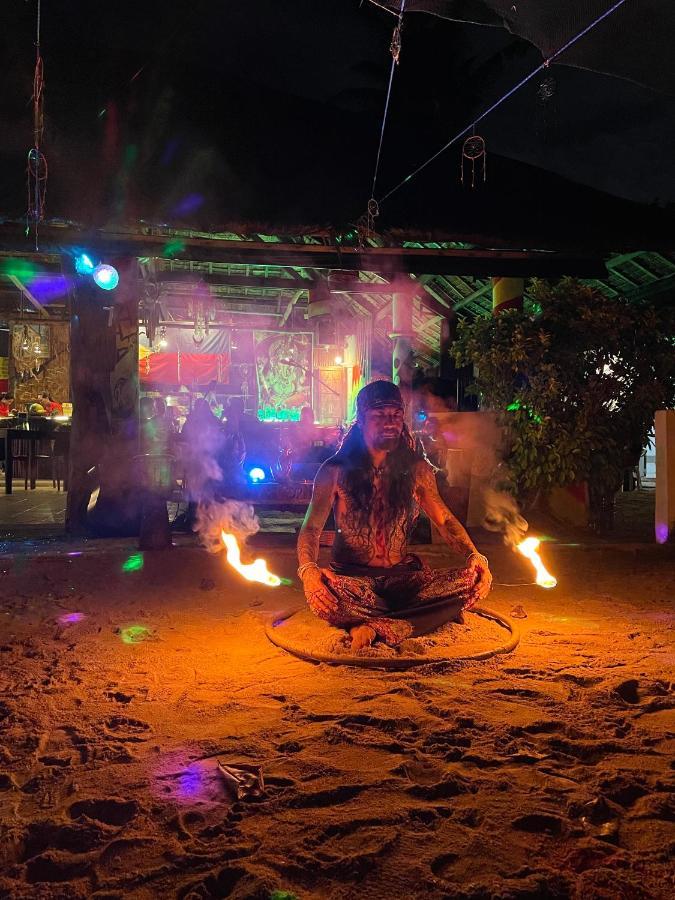Tribal Huts Community Hostel Daanbantayan Exterior foto