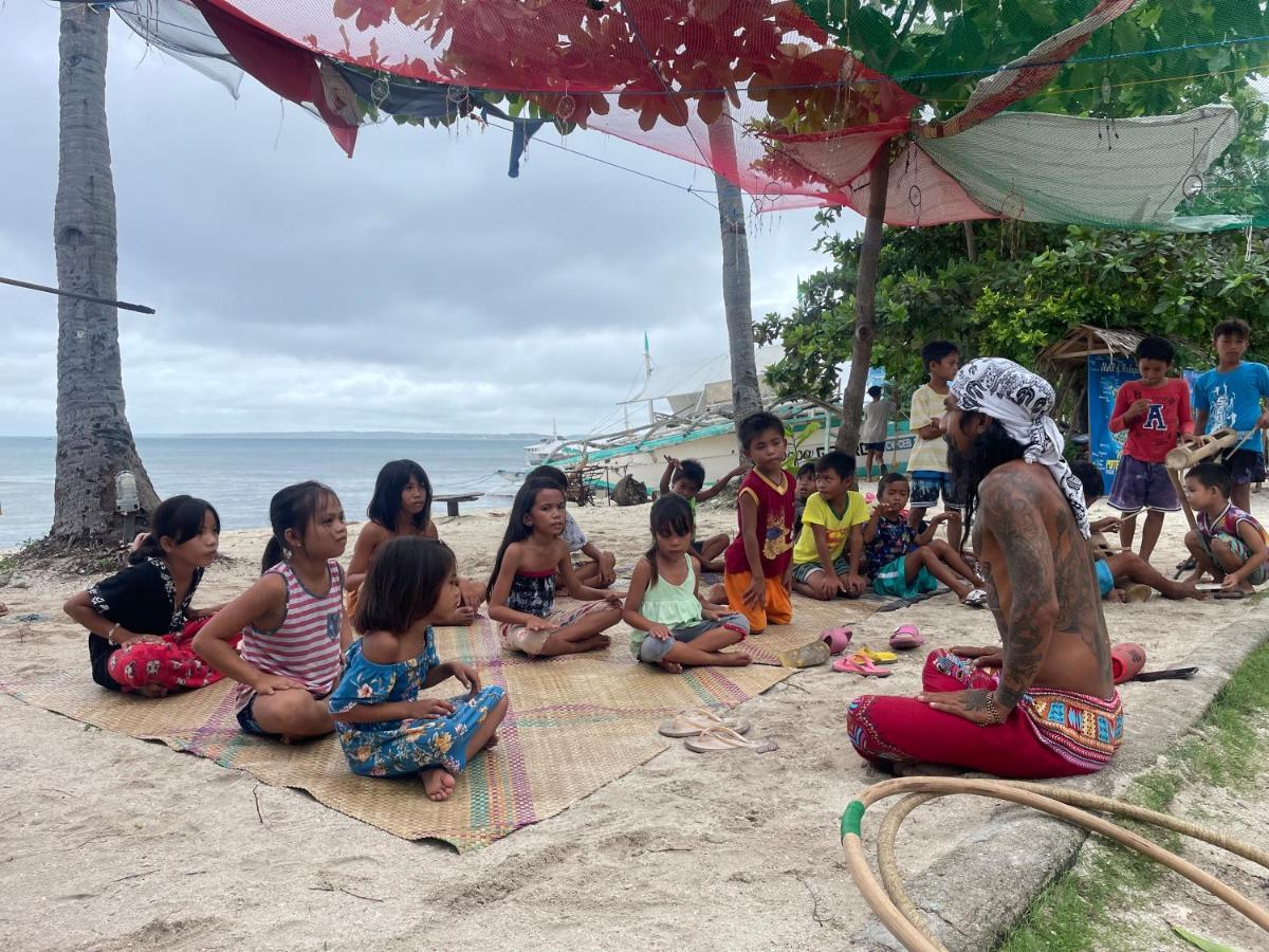 Tribal Huts Community Hostel Daanbantayan Exterior foto