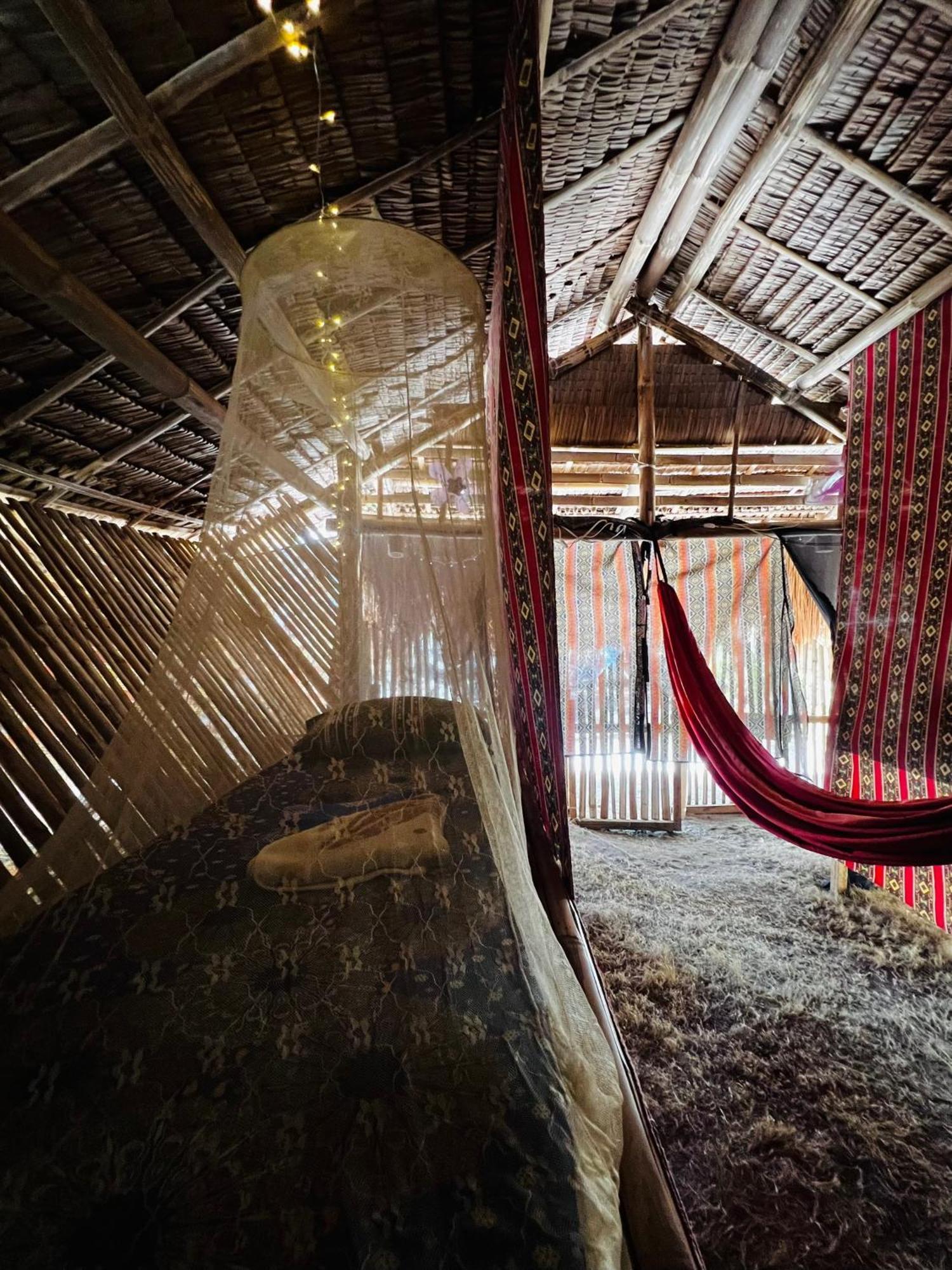 Tribal Huts Community Hostel Daanbantayan Cameră foto