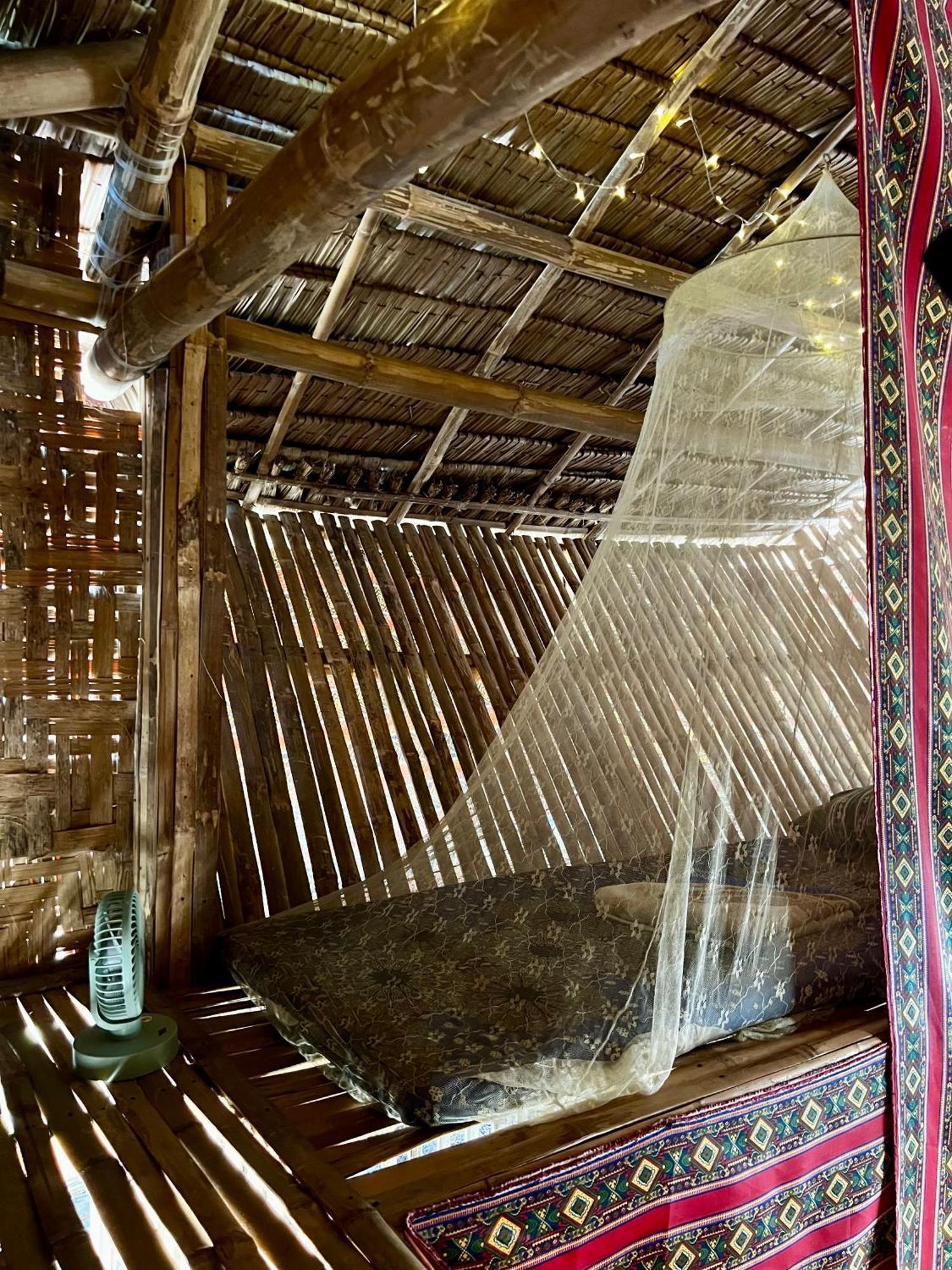 Tribal Huts Community Hostel Daanbantayan Cameră foto
