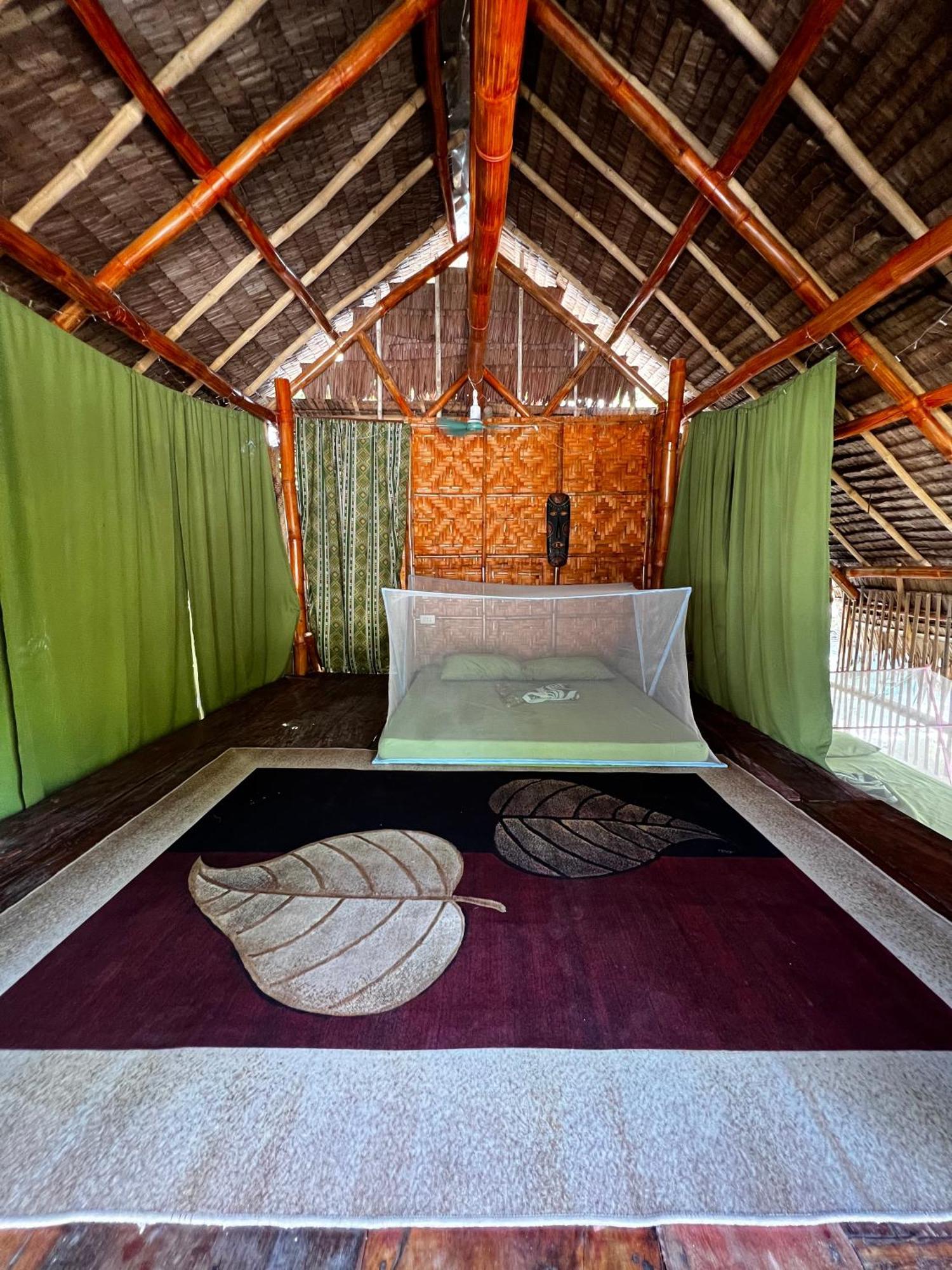Tribal Huts Community Hostel Daanbantayan Exterior foto