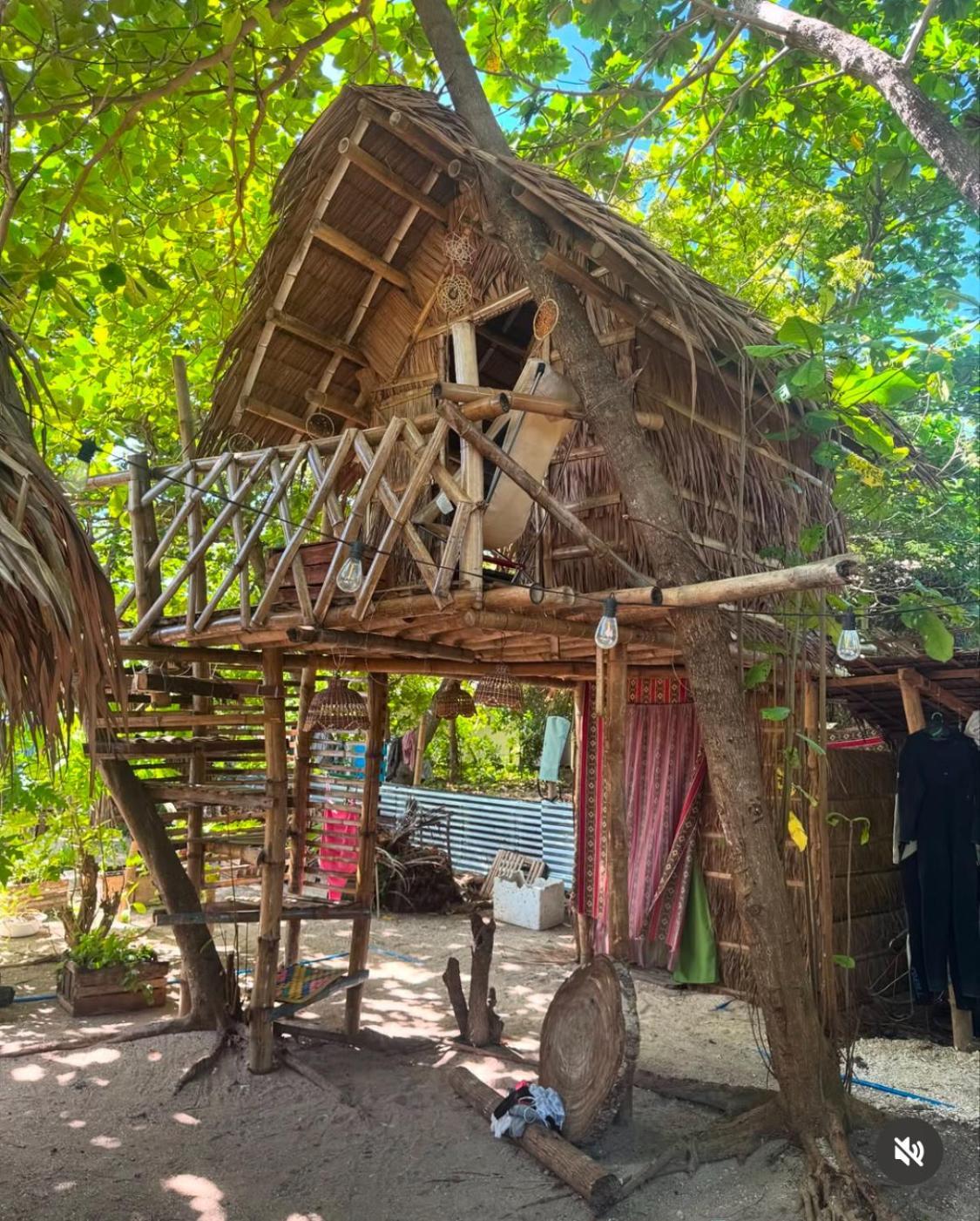 Tribal Huts Community Hostel Daanbantayan Exterior foto